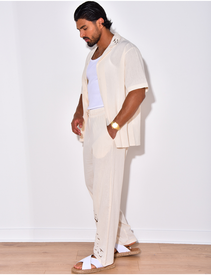 Ensemble pantalon et chemise avec oiseaux brodés Ensemble pantalon et chemise avec oiseaux brodés