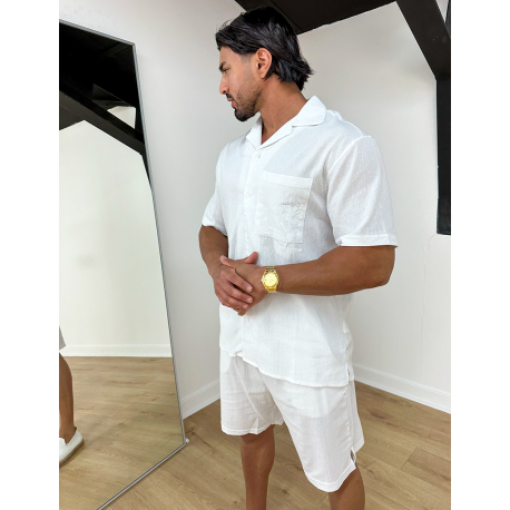 Ensemble en lin short et chemise avec une fleur brodée