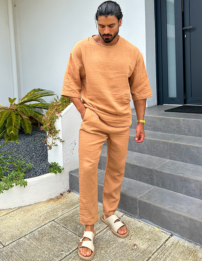 Ensemble pantalon et t-shirt oversize en lin