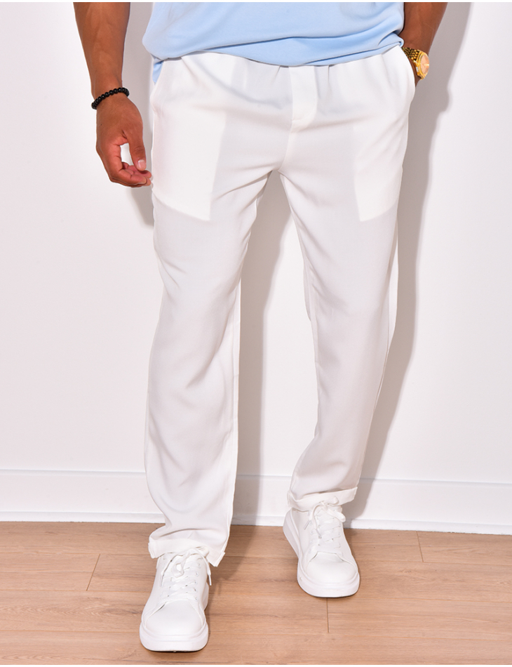 Pantalon resseré à la taille Pantalon resseré à la taille