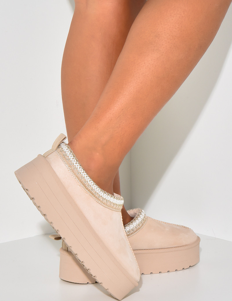 Chaussons en suédine fourré 