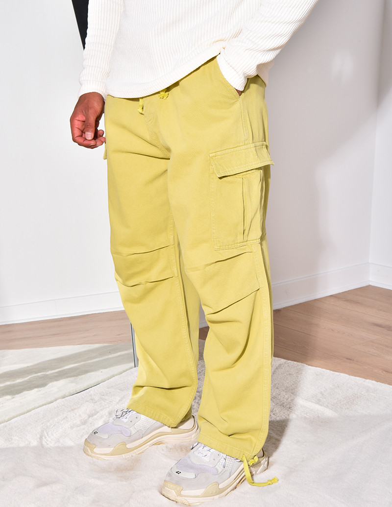 Pantalon à resserré aux chevilles