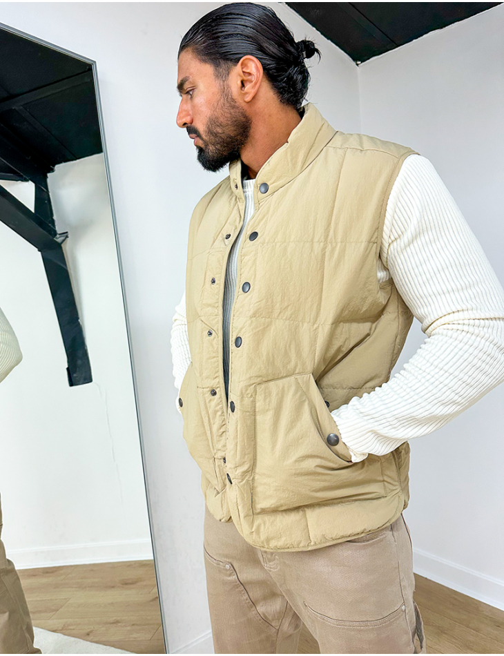 Sleeveless down jacket Sleeveless down jacket