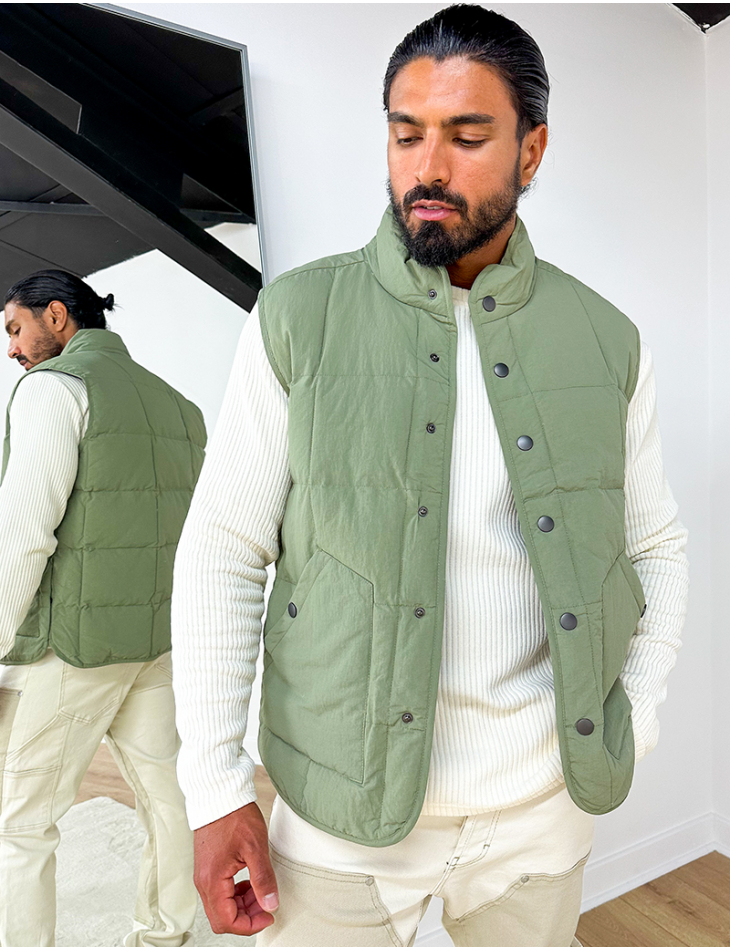 Sleeveless down jacket Sleeveless down jacket