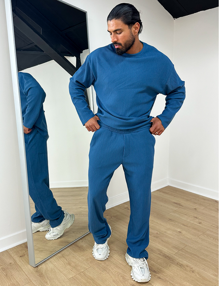 Ensemble plissee pantalon et pull
