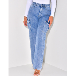   Gerade geschnittene Jeans mit Cargotaschen