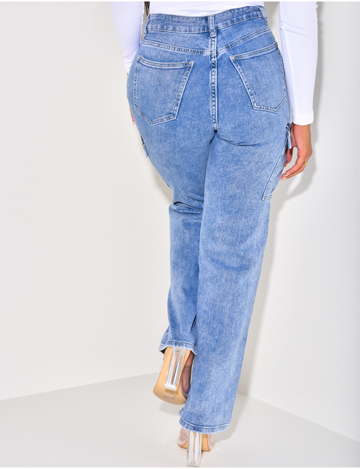   Gerade geschnittene Jeans mit Cargotaschen