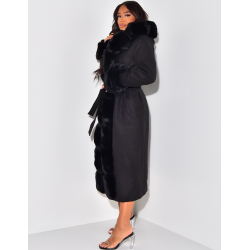 Manteau long à capuche avec fourrure Manteau long à capuche avec fourrure