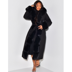 Manteau long à capuche avec fourrure Manteau long à capuche avec fourrure