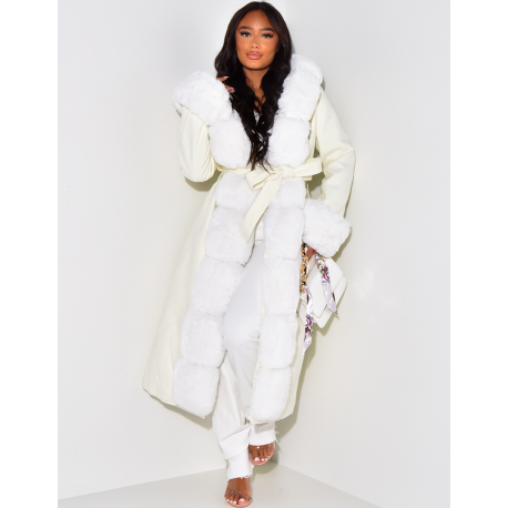 Manteau long à capuche avec fourrure Manteau long à capuche avec fourrure