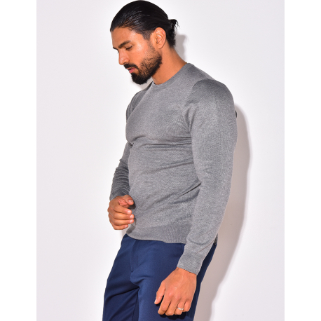 Feiner Pullover mit Rundhalsausschnitt