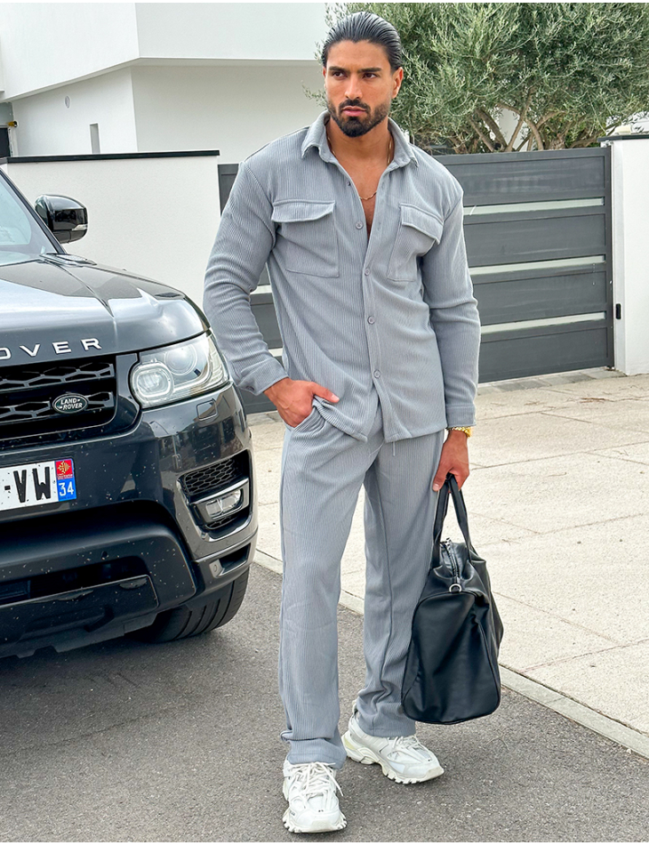 Ensemble pantalon et chemise à poches côtelé Ensemble pantalon et chemise à poches côtelé