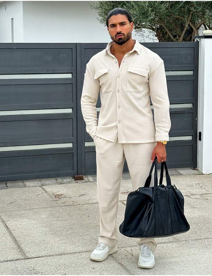 Ensemble pantalon et chemise à poches côtelé Ensemble pantalon et chemise à poches côtelé