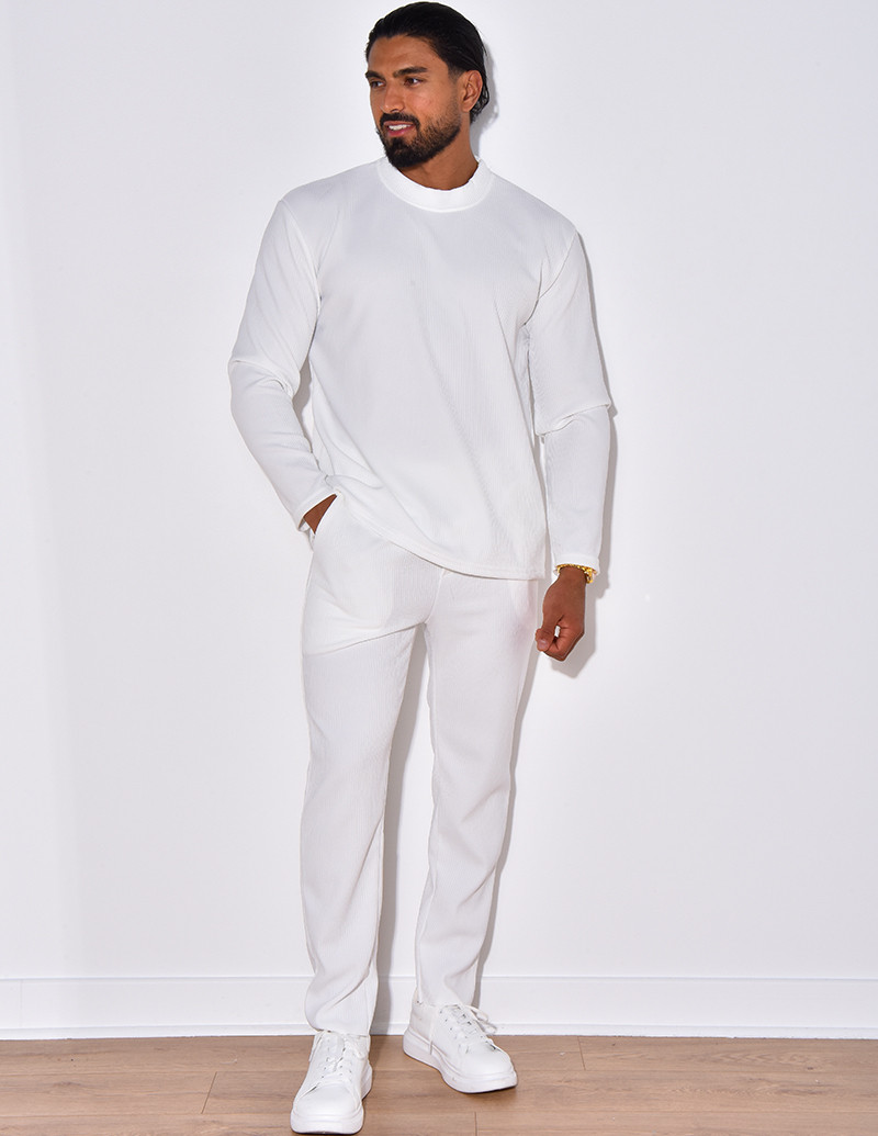 Embossed t-shirt and trouser set