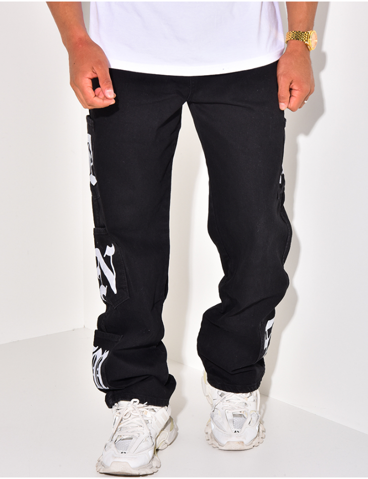 Jeans à poches et écritures