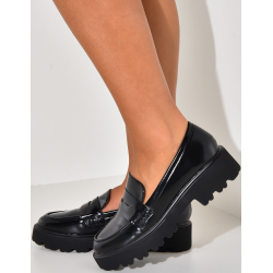 Mocassins vernis à semelles épaisses