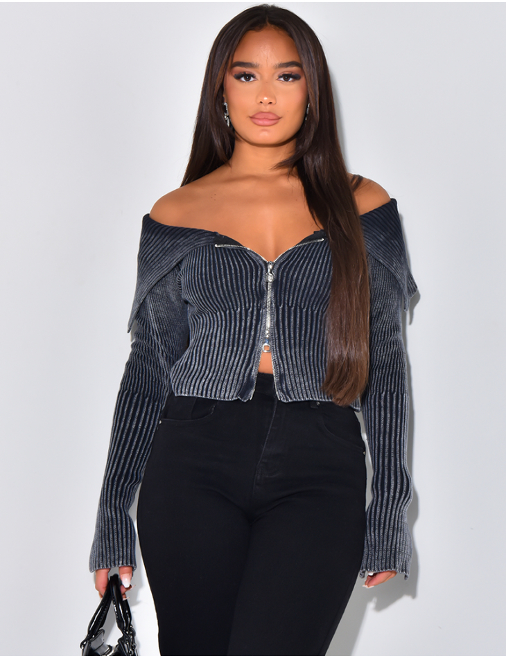 Short zip-up jumper