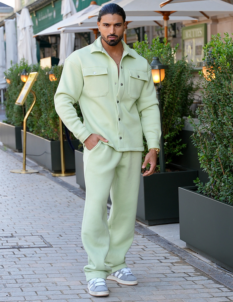 Ensemble molletonné pantalon et chemise à poches