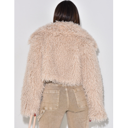   Kurze Jacke aus flockigem Kunstpelz
