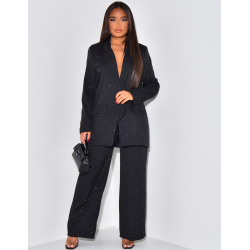 Oversize-Schneideranzug mit Pailletten.   Oversize-Schneideranzug mit Pailletten.