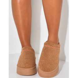 Chaussons compensées en peau de mouton brodées Chaussons compensées en peau de mouton brodées