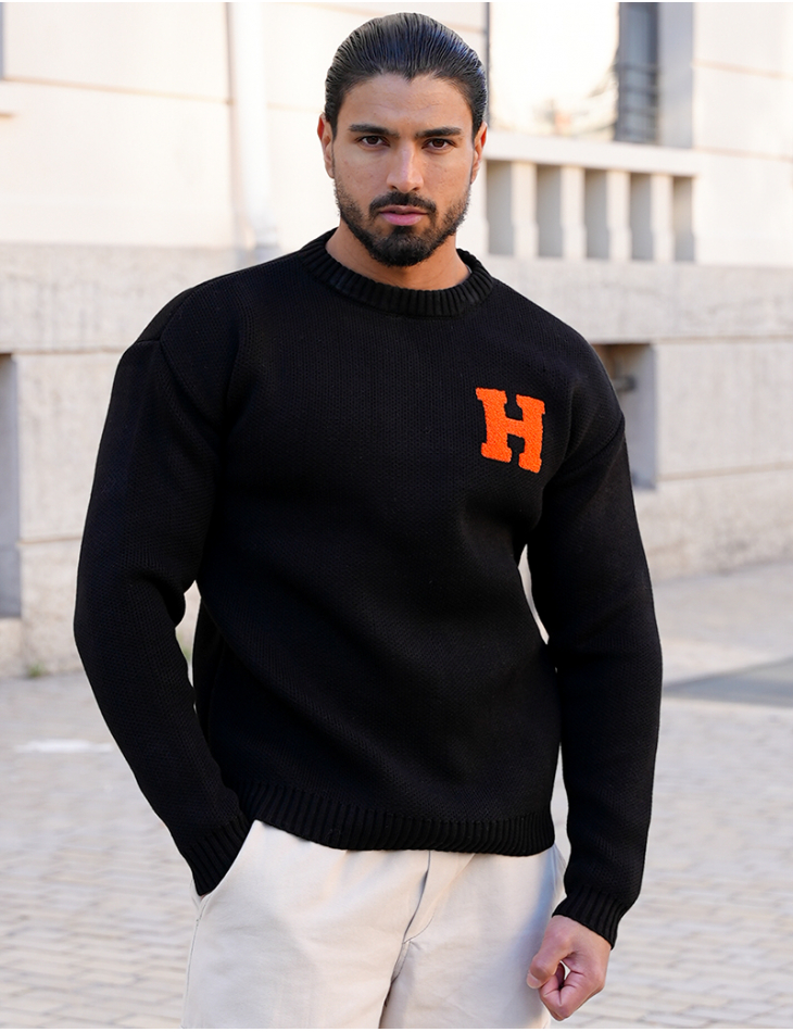 Pull épais avec la lettre H