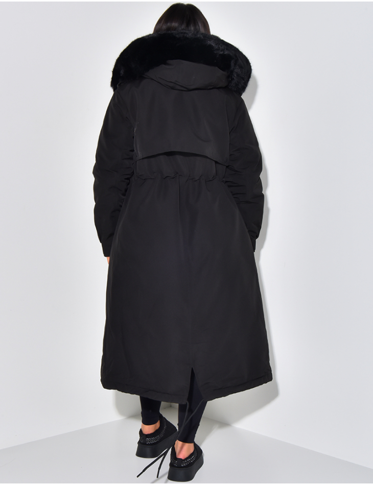Langer Parka mit Kapuze aus Pelz