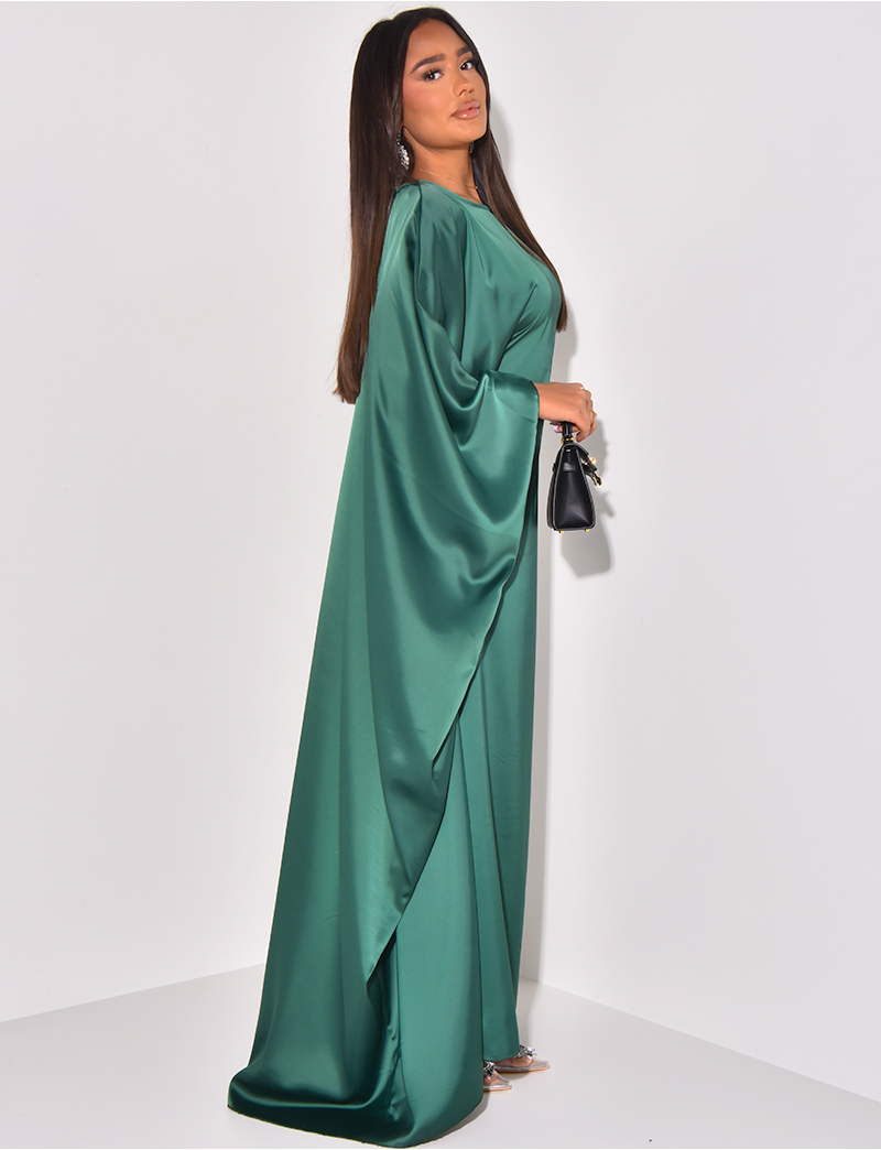 Robe oversize en satin ajustée à la taille