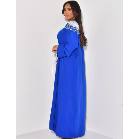 Abaya à perles et strass sur les épaules Abaya à perles et strass sur les épaules