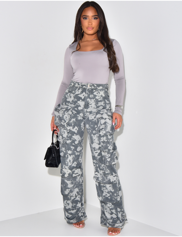 Camouflage-Jeans mit Cargotaschen   Camouflage-Jeans mit Cargotaschen
