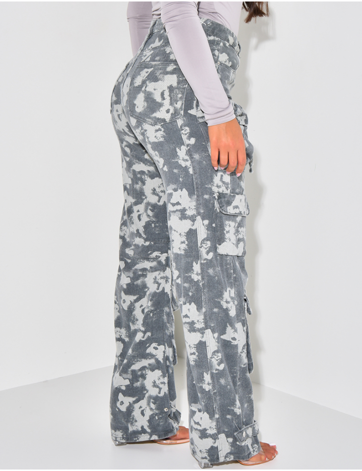 Camouflage-Jeans mit Cargotaschen   Camouflage-Jeans mit Cargotaschen