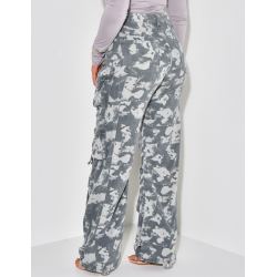 Camouflage-Jeans mit Cargotaschen   Camouflage-Jeans mit Cargotaschen