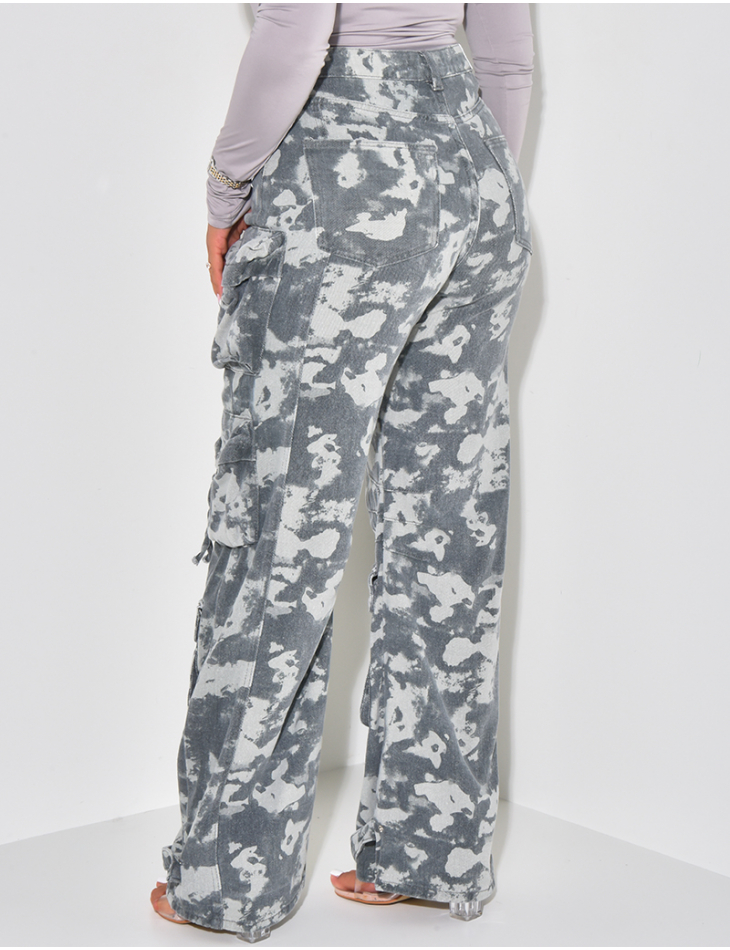 Camouflage-Jeans mit Cargotaschen   Camouflage-Jeans mit Cargotaschen