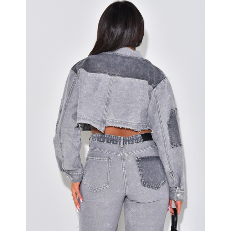 Veste courte en jeans effet délavé à empiècements contrastants Veste courte en jeans effet délavé à empiècements contrastants