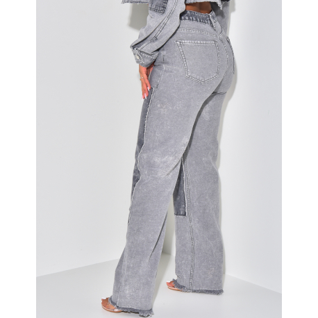 Washed straight-leg jeans with contrasting inserts Washed straight-leg jeans with contrasting inserts