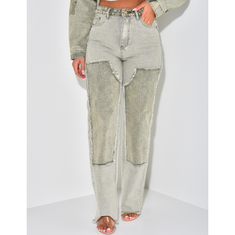 Jeans effet délavé à empiècements contrastants Jeans effet délavé à empiècements contrastants