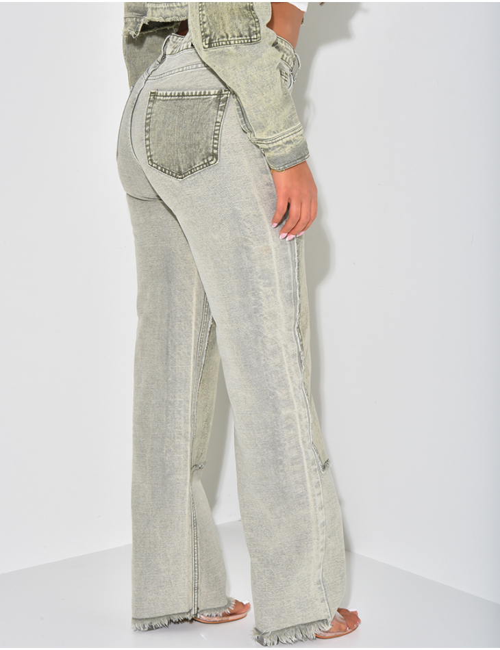 Jeans effet délavé à empiècements contrastants Jeans effet délavé à empiècements contrastants