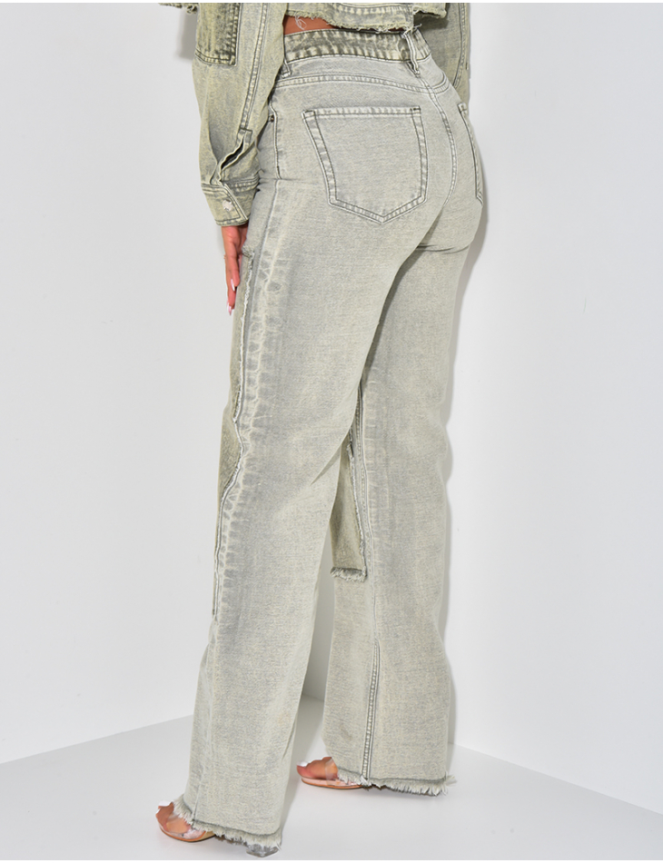Jeans effet délavé à empiècements contrastants Jeans effet délavé à empiècements contrastants