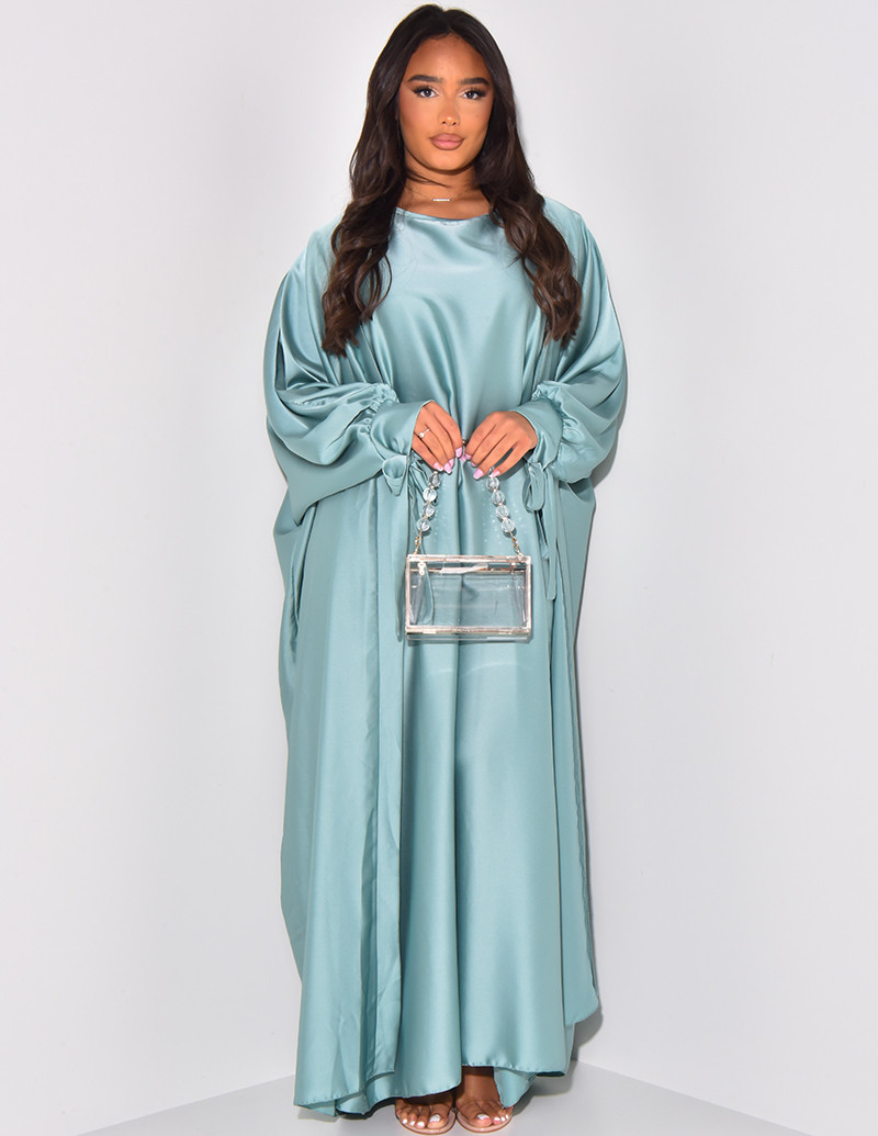 Set aus Kimono und lockerem Satinkleid mit Bindeärmeln