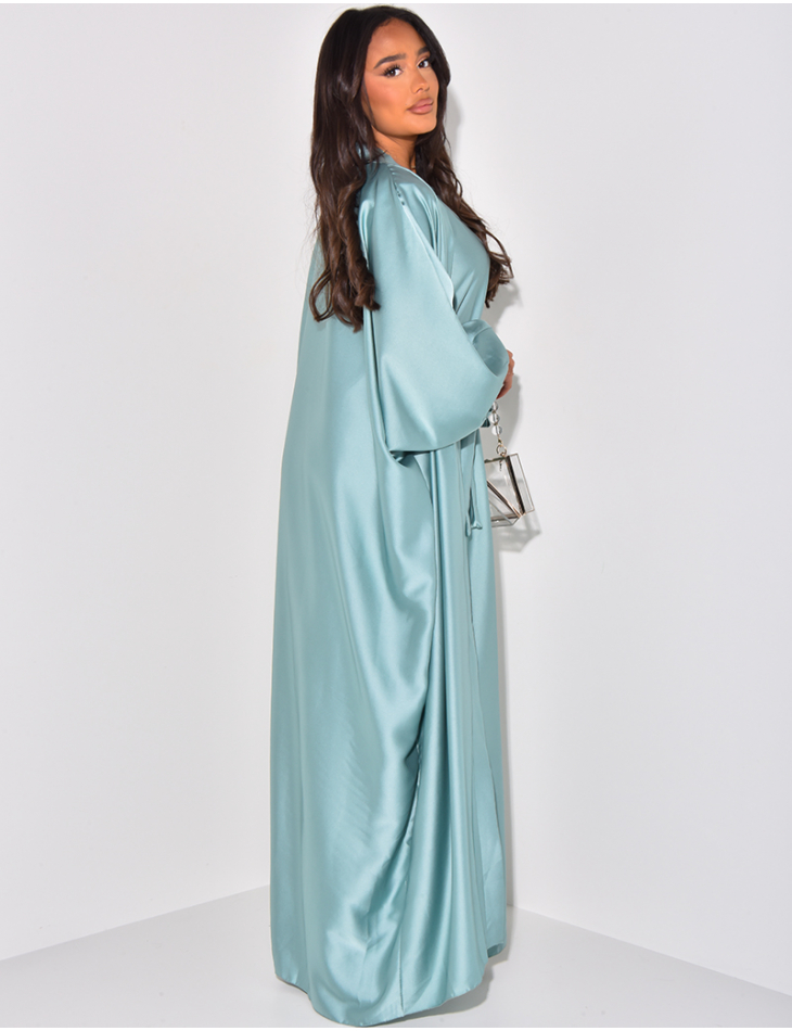 Set aus Kimono und lockerem Satinkleid mit Bindeärmeln