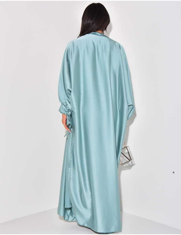 Set aus Kimono und lockerem Satinkleid mit Bindeärmeln