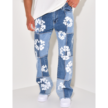 Jeans with two-tone yoke and contrasting motifs