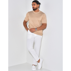 Geripptes T-Shirt aus Lochstrick. Geripptes T-Shirt aus Lochstrick.