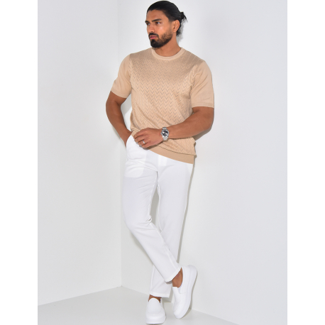 Geripptes T-Shirt aus Lochstrick. Geripptes T-Shirt aus Lochstrick.