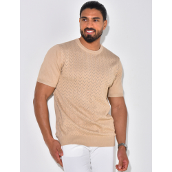 Geripptes T-Shirt aus Lochstrick. Geripptes T-Shirt aus Lochstrick.