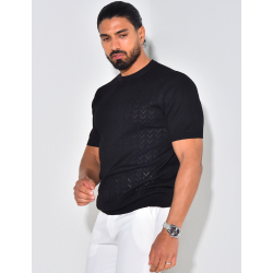 Geripptes T-Shirt aus Lochstrick. Geripptes T-Shirt aus Lochstrick.