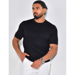 Geripptes T-Shirt aus Lochstrick. Geripptes T-Shirt aus Lochstrick.