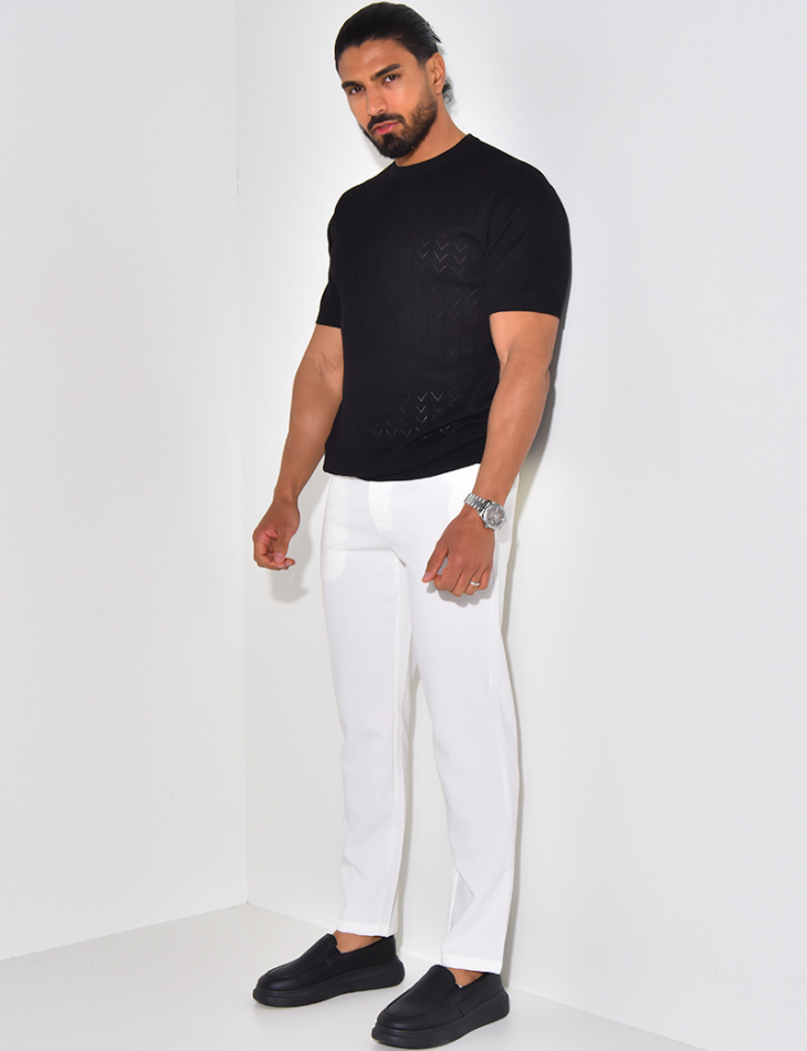 Geripptes T-Shirt aus Lochstrick. Geripptes T-Shirt aus Lochstrick.