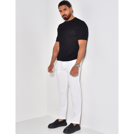 Geripptes T-Shirt aus Lochstrick. Geripptes T-Shirt aus Lochstrick.