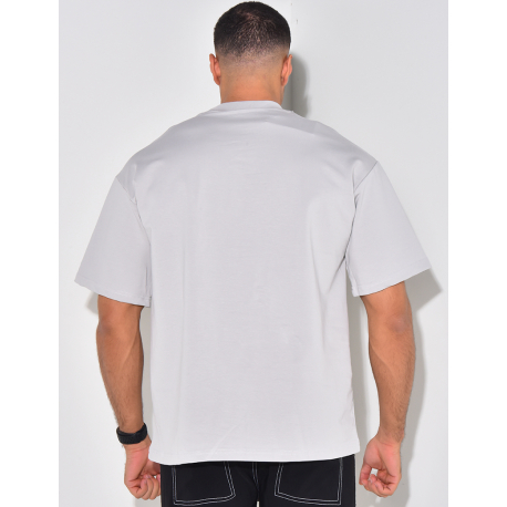 T-shirt with rich collar writing T-shirt with rich collar writing